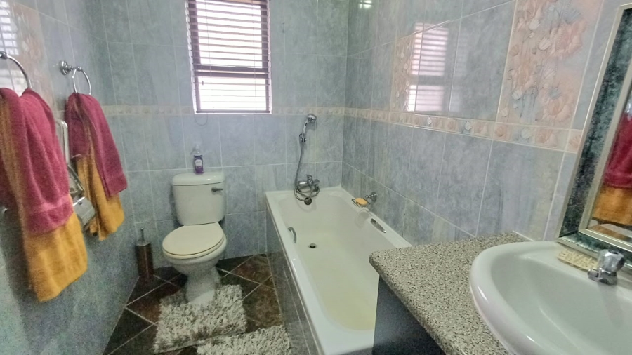3 Bedroom Property for Sale in Strelitzia Park Eastern Cape